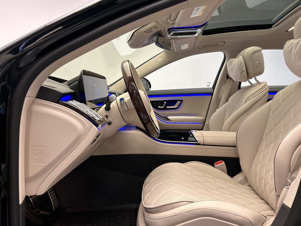 Thumbnail: 2025 Mercedes-Benz S-Class - 12