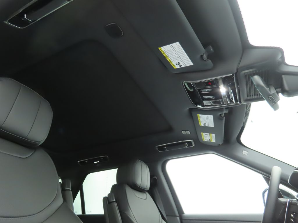 Thumbnail: 2025 Land Rover Range Rover Sport - 18