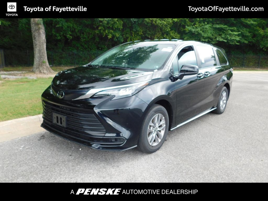 2026 Toyota Sienna LE 8-Passenger FWD