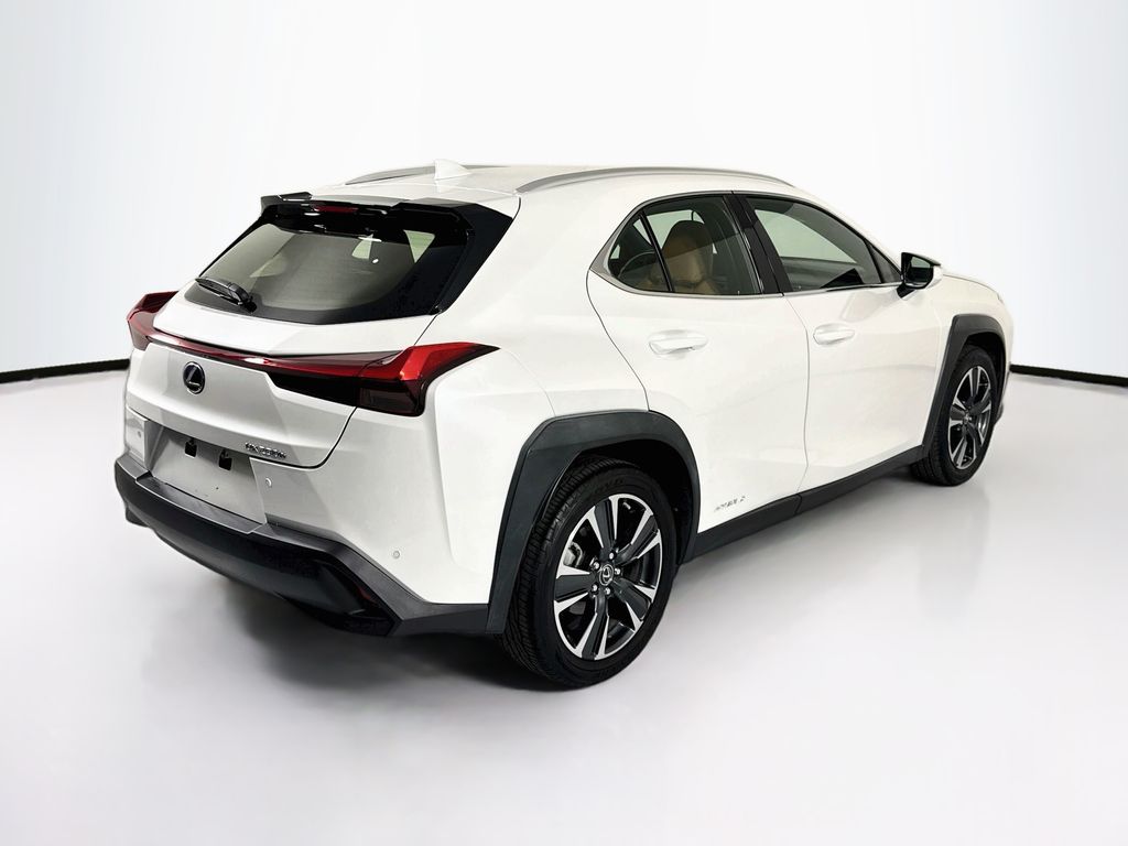Thumbnail: 2022 Lexus UX - 5