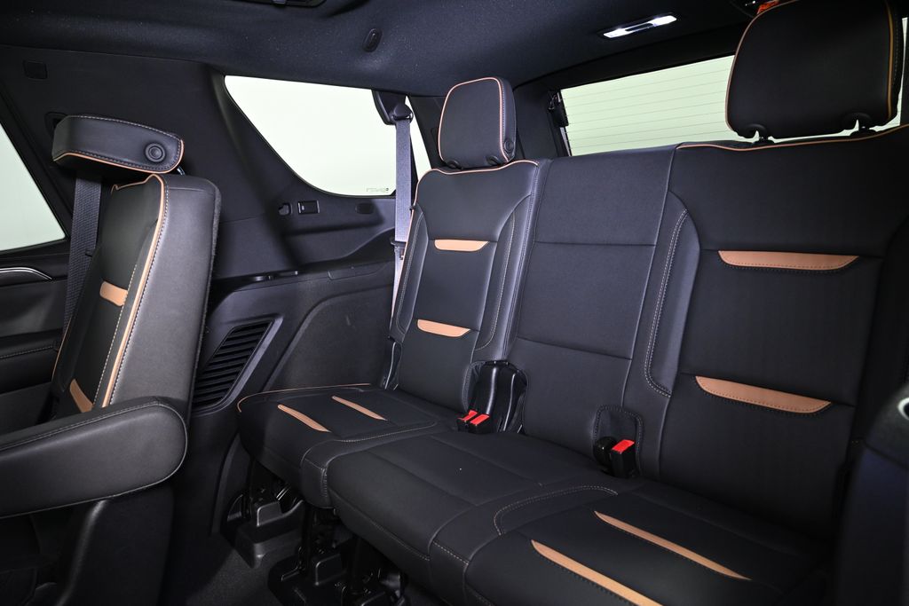 2023 GMC Yukon AT4 27