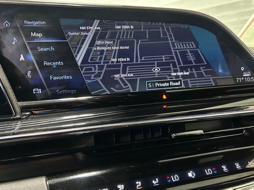 Used 2022 Crystal White Tricoat Cadillac Sport image 24