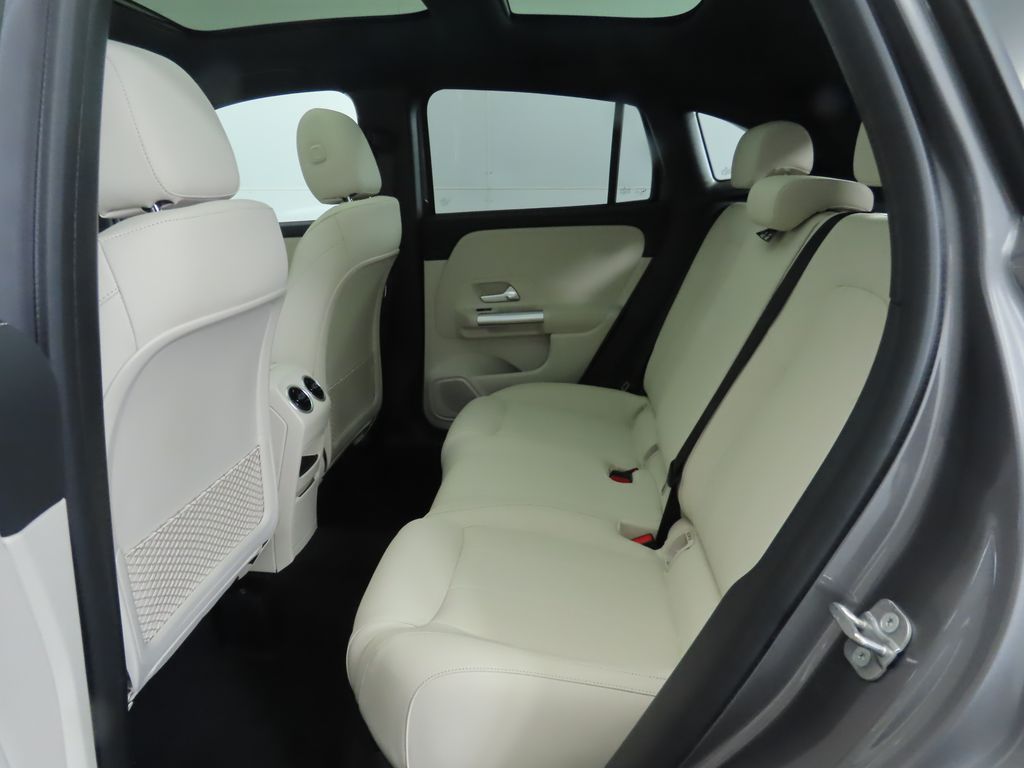 Thumbnail: 2025 Mercedes-Benz GLA - 21