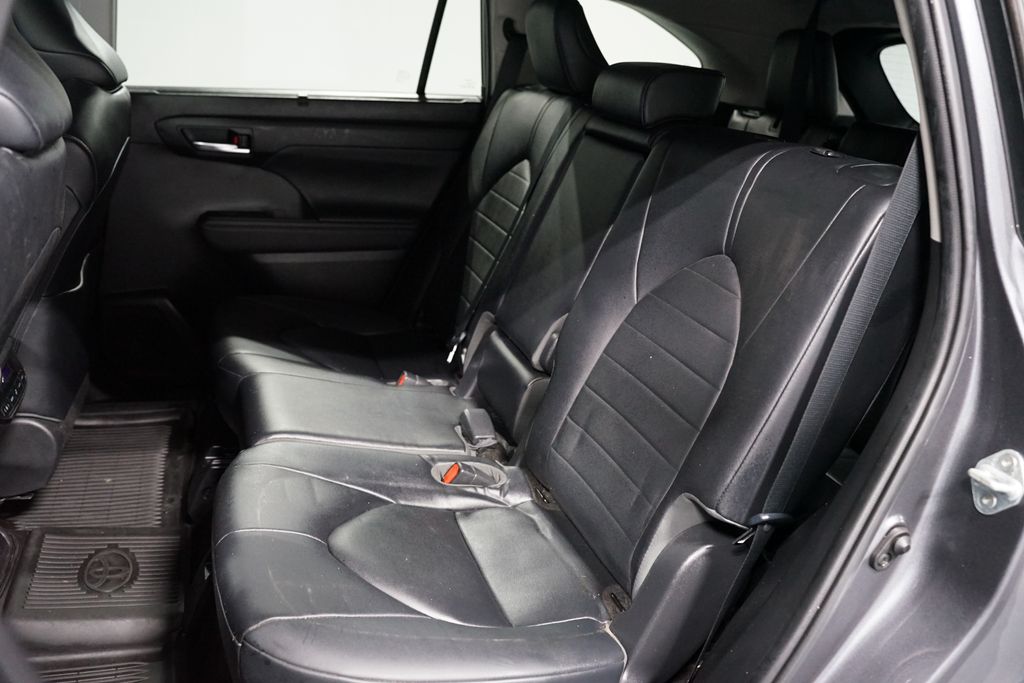 Thumbnail: 2023 Toyota Highlander - 29