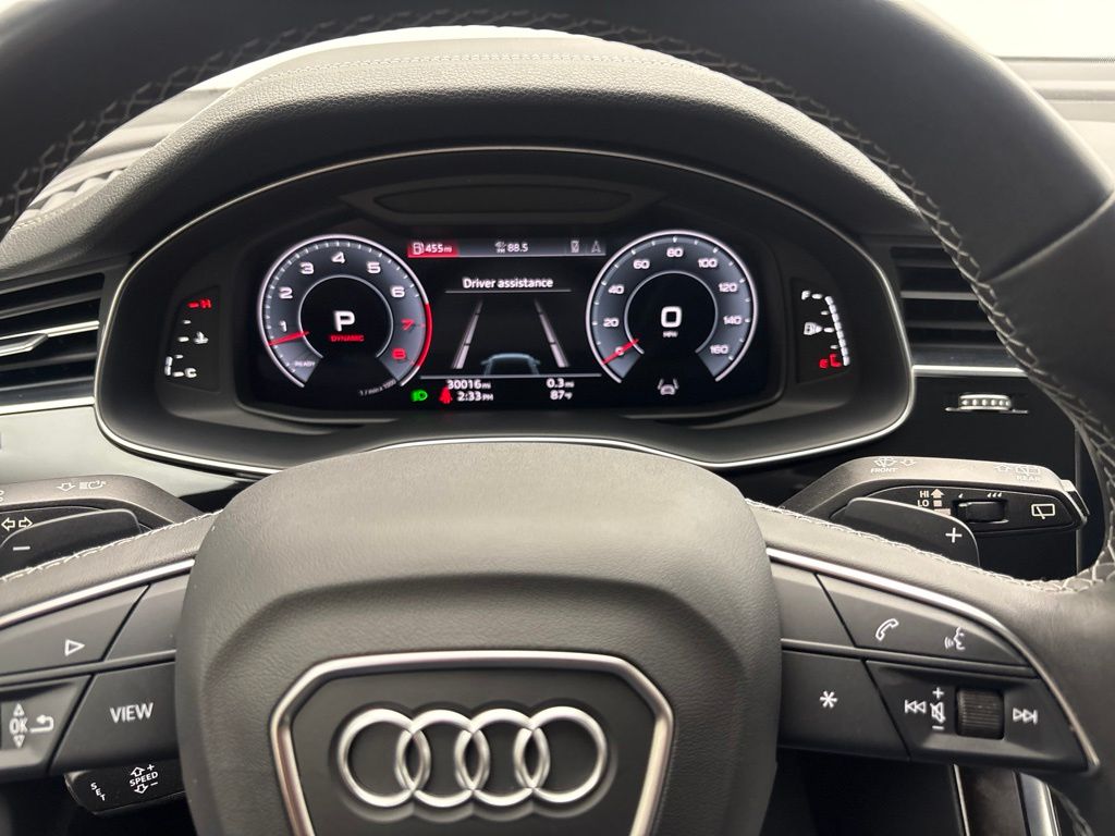 Thumbnail: 2023 Audi Q8 - 32
