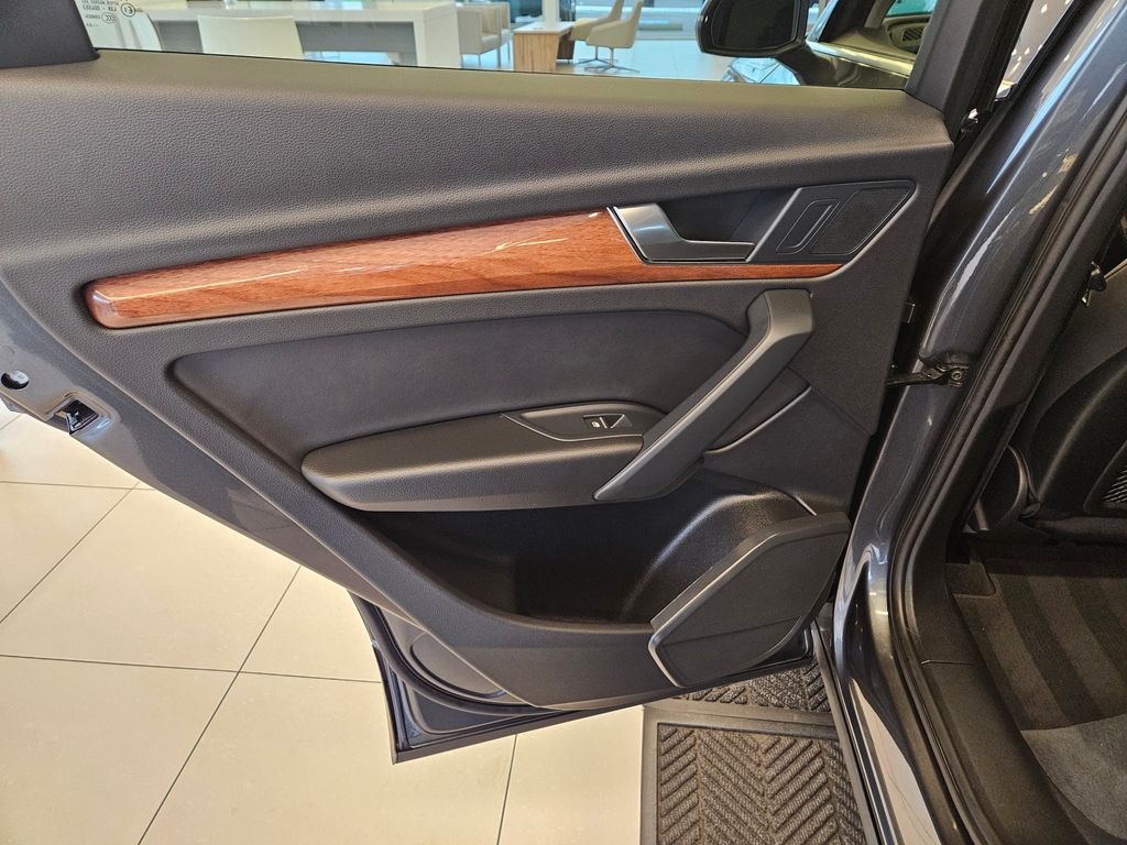 2023 Audi Q5 45 S line Premium