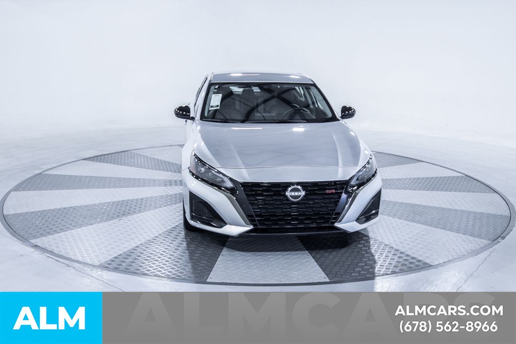 Used 2025 Silver Nissan 2.5 SR image 15