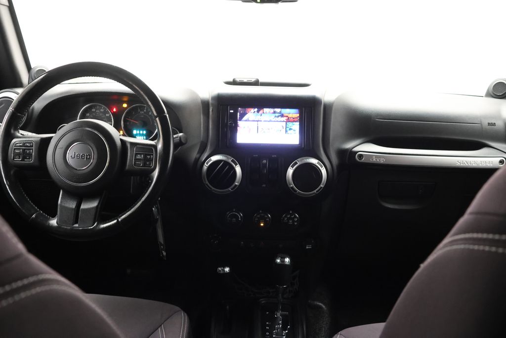 Thumbnail: 2013 Jeep Wrangler - 13
