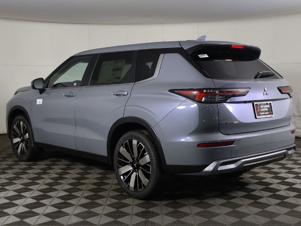 New 2026 Gray Mitsubishi SE image 11
