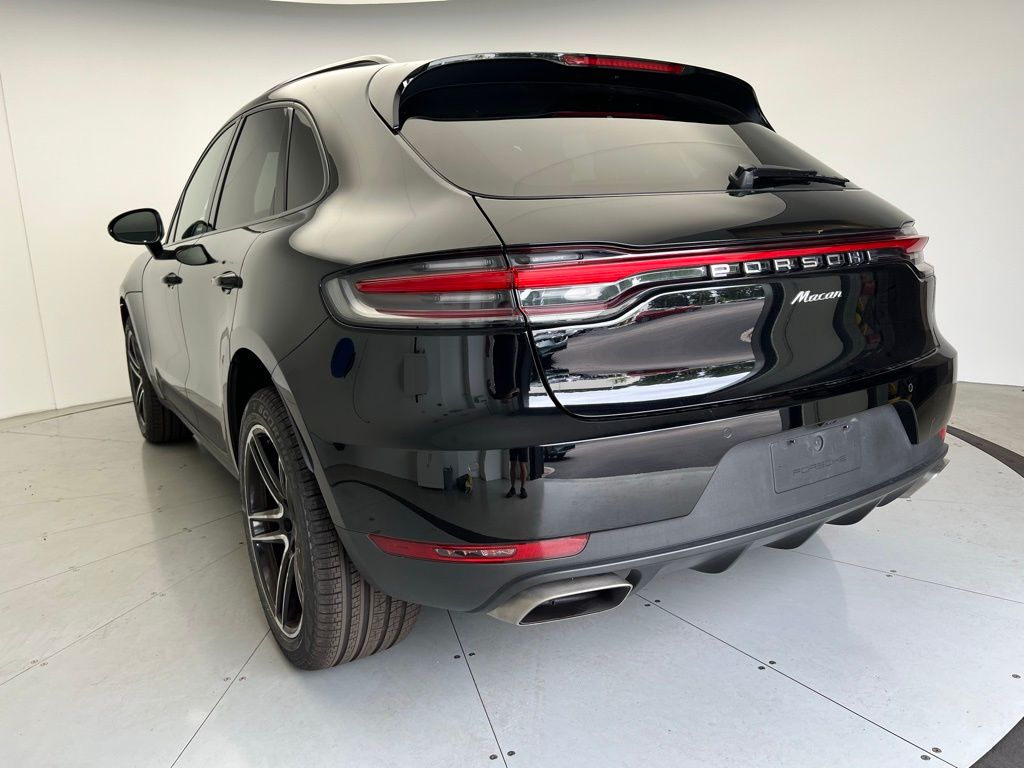 Thumbnail: 2021 Porsche Macan - 3