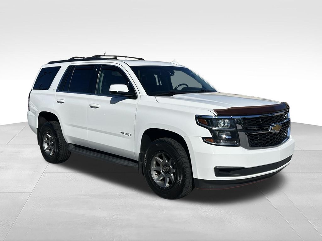 Summit White 2018 Chevrolet Tahoe SUV / Crossover Four-Wheel Drive 6-Speed Automatic Overdrive