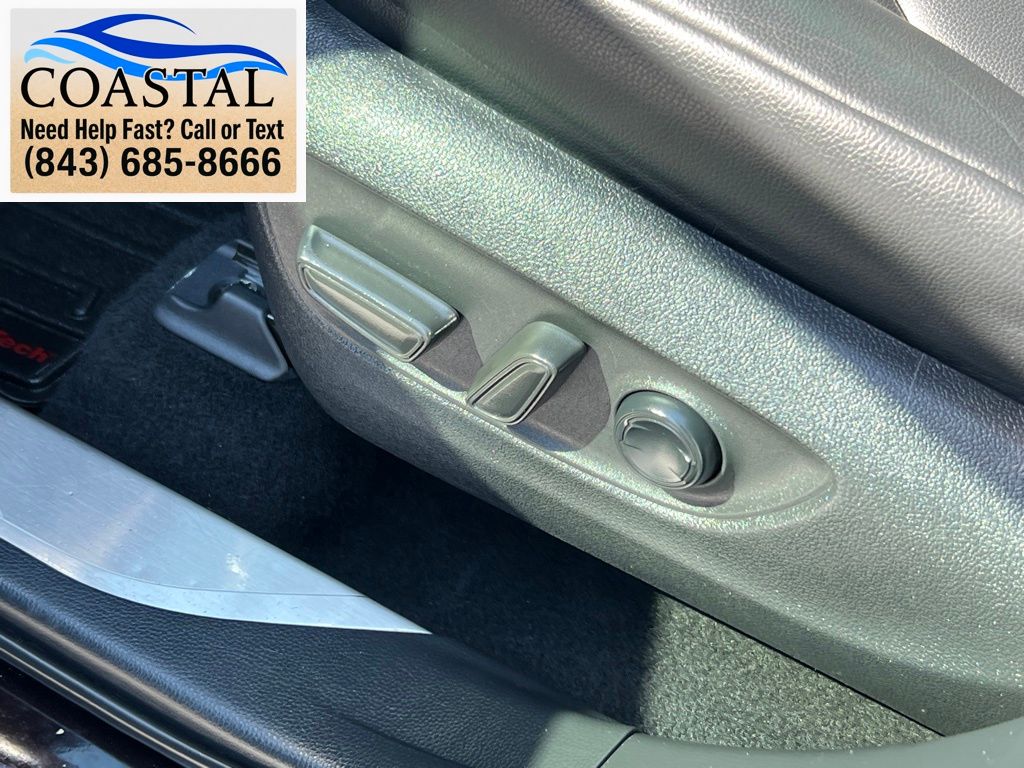 2022 Toyota Highlander XLE Brown at Davis Toyota of Orangeburg
