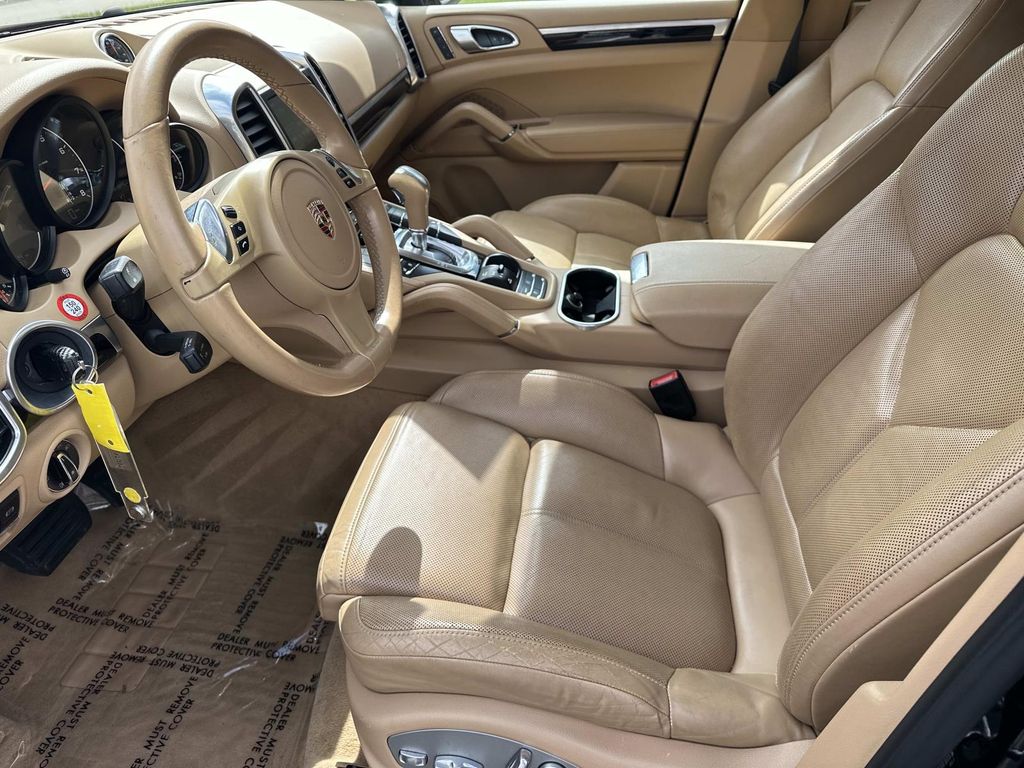 Thumbnail: 2014 Porsche Cayenne - 28