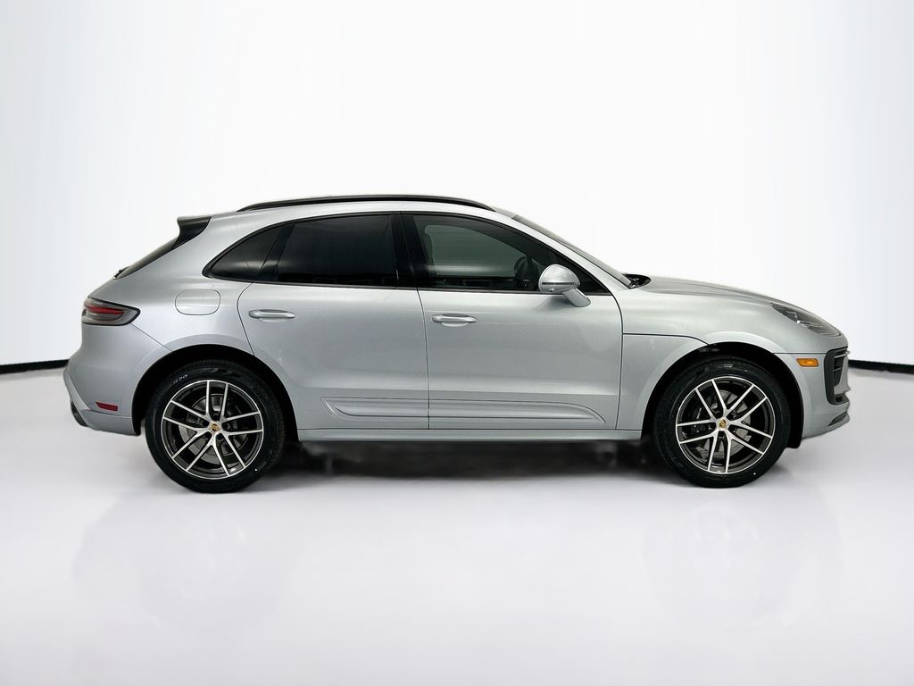 Thumbnail: 2026 Porsche Macan - 8