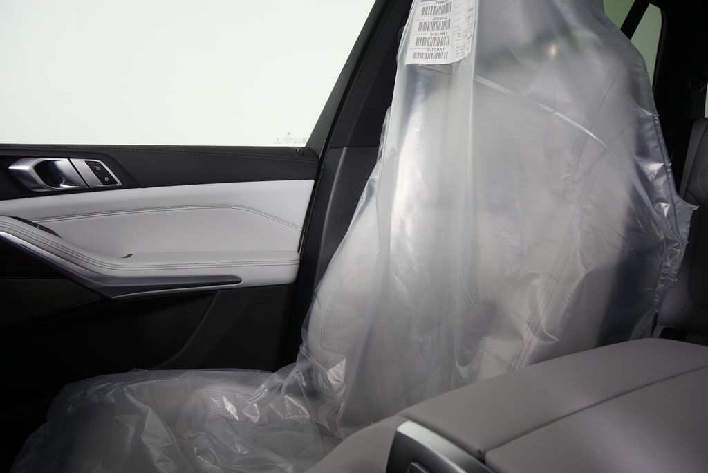 Thumbnail: 2026 BMW X5 - 23