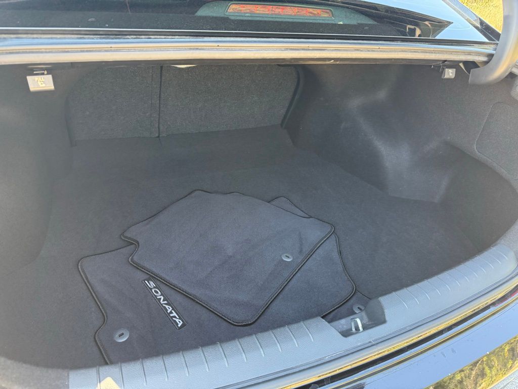 Thumbnail: 2015 Hyundai Sonata - 26