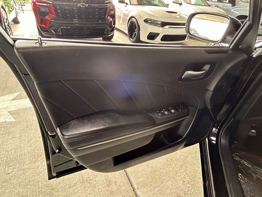 Used 2023 Pitch Black Clearcoat Dodge SXT image 40