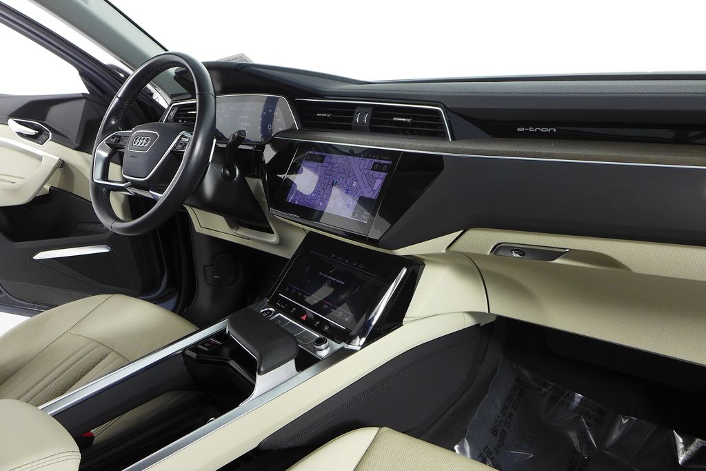 Thumbnail: 2024 Audi Q8 e-tron - 13