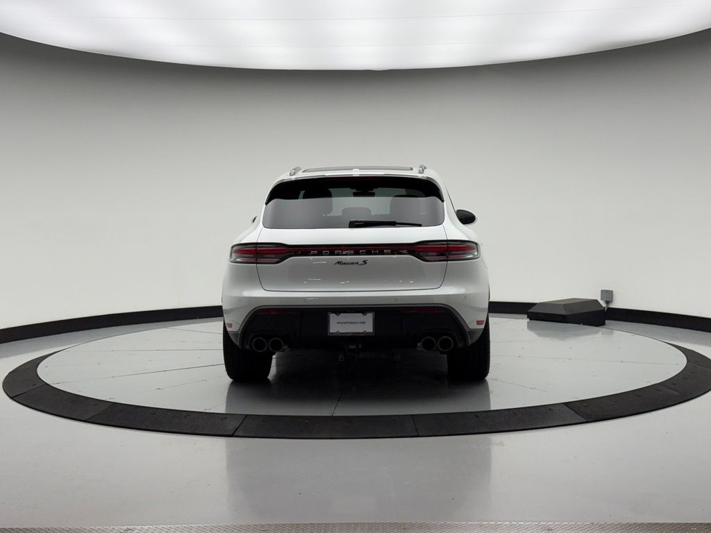 Thumbnail: 2026 Porsche Macan - 10