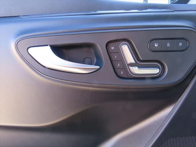 Thumbnail: 2025 Mercedes-Benz Sprinter - 23