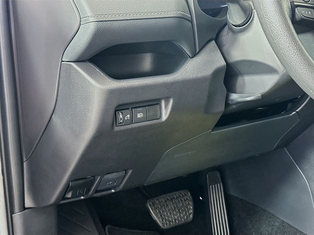 Thumbnail: 2025 Toyota RAV4 - 10