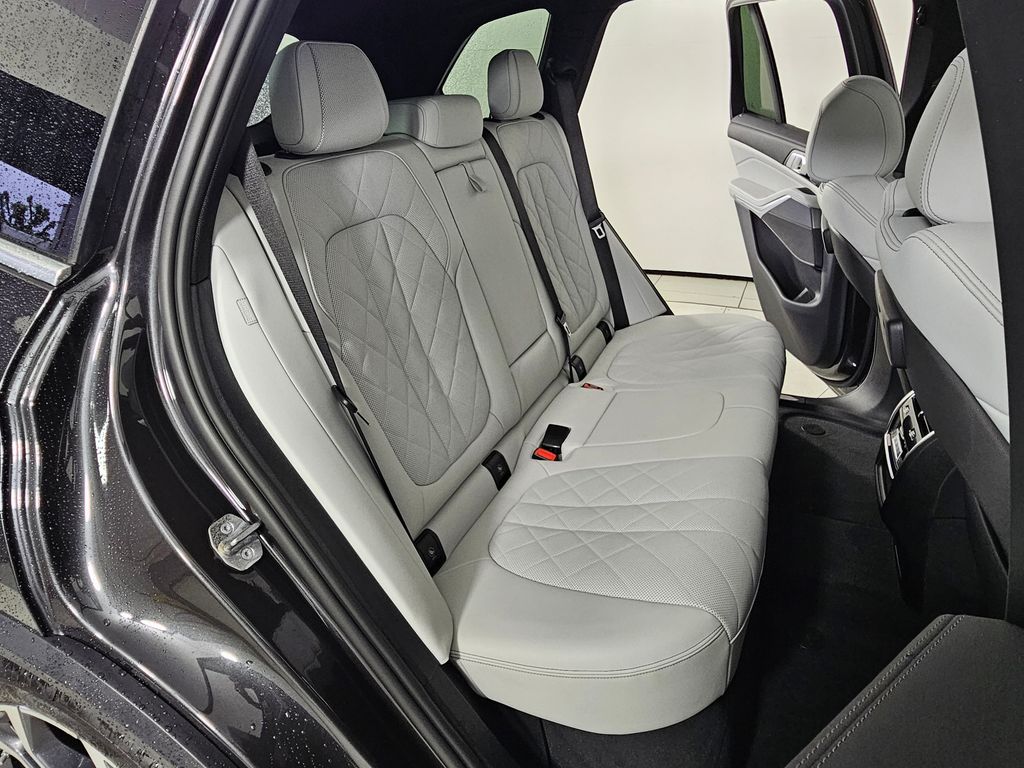 Thumbnail: 2023 BMW X5 - 20