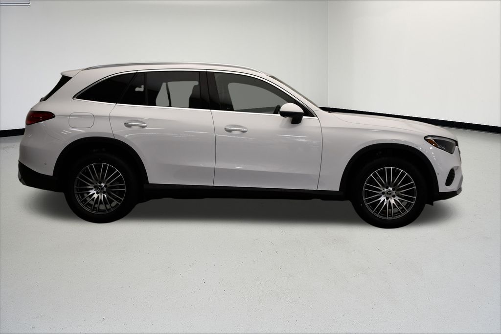 Thumbnail: 2025 Mercedes-Benz GLC - 6