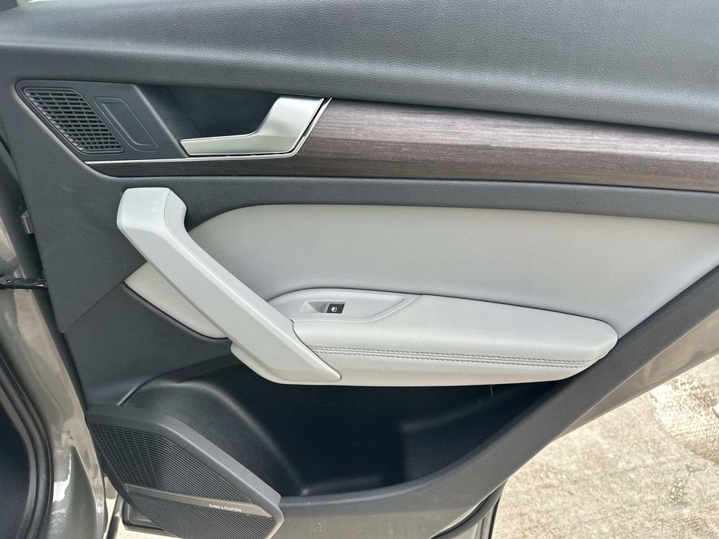 Thumbnail: 2023 Audi Q5 - 23