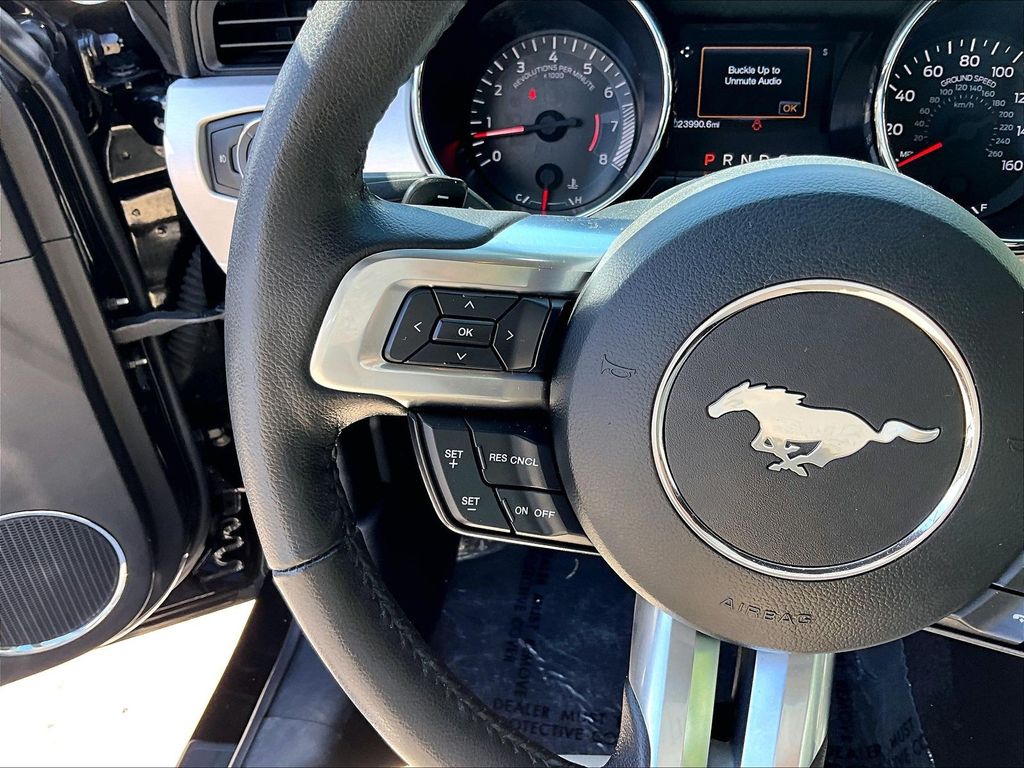 2015 Ford Mustang — photo 23