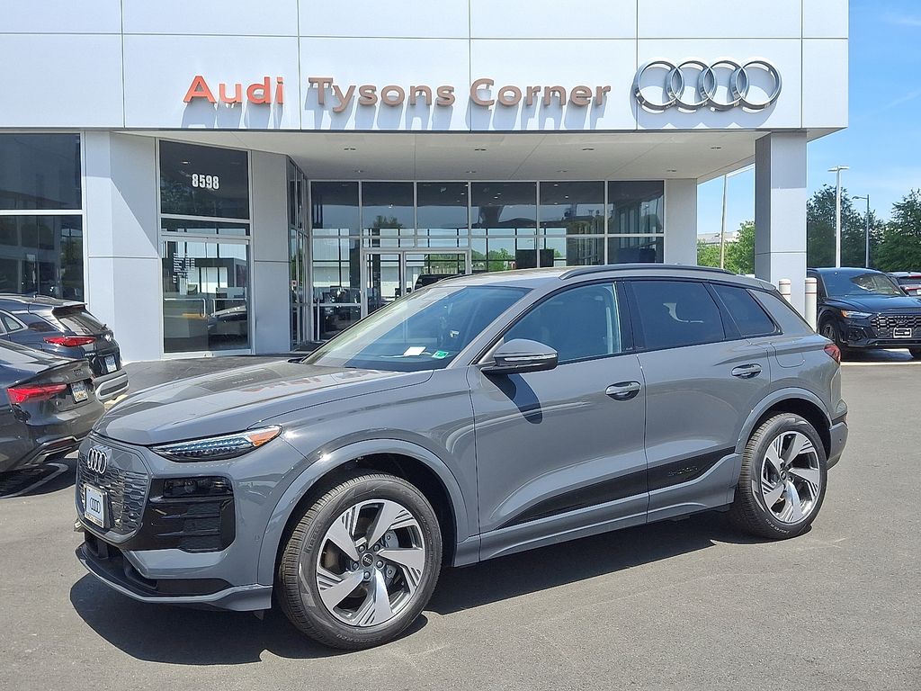 2025 Audi e-tron Premium -
                Vienna, VA