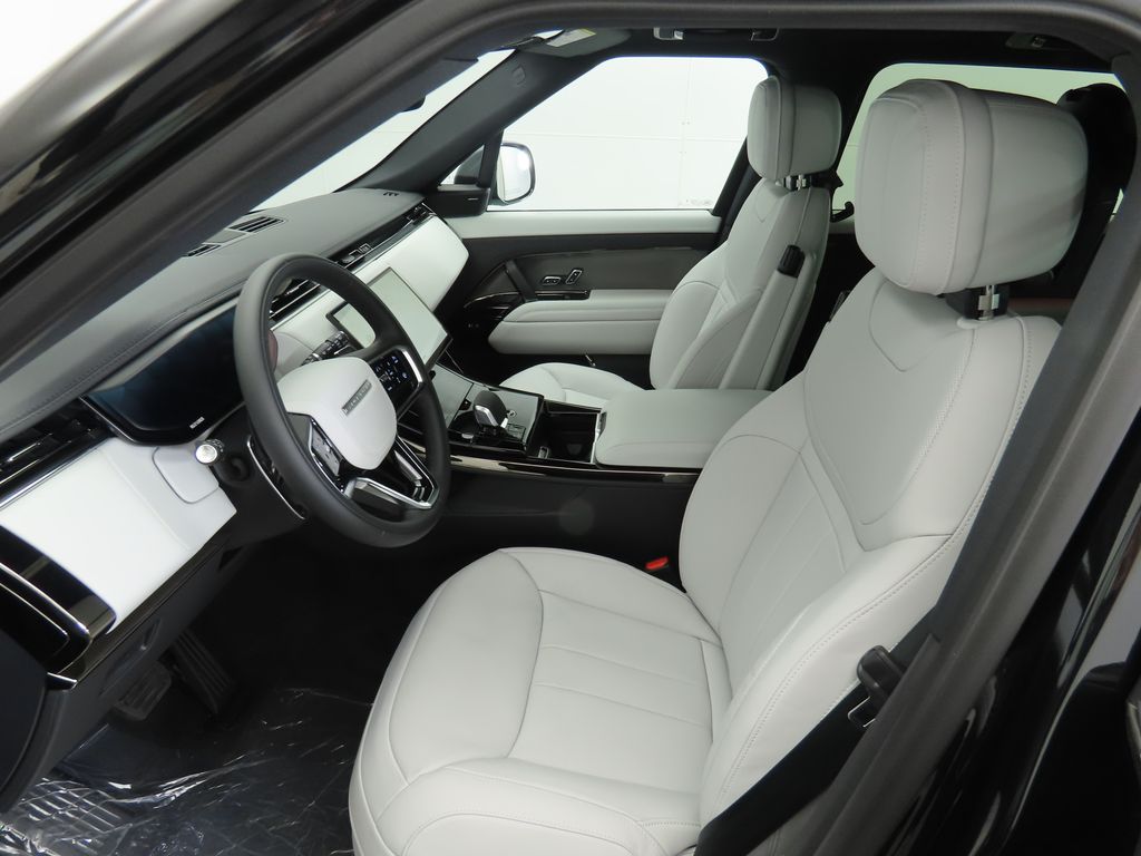 2025 Land Rover Range Rover Sport SE 21