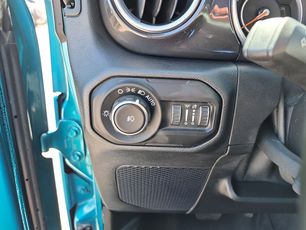 Used Car 2020 Jeep Wrangler  Unlimited Sahara For Sale Under $25,000 In Austin, Texas