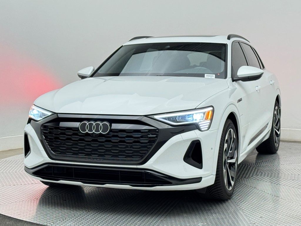 Thumbnail: 2024 Audi Q8 e-tron - 5