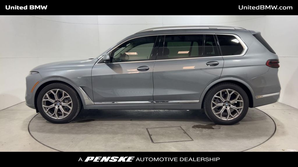 2025 BMW X7 xDrive40i 5