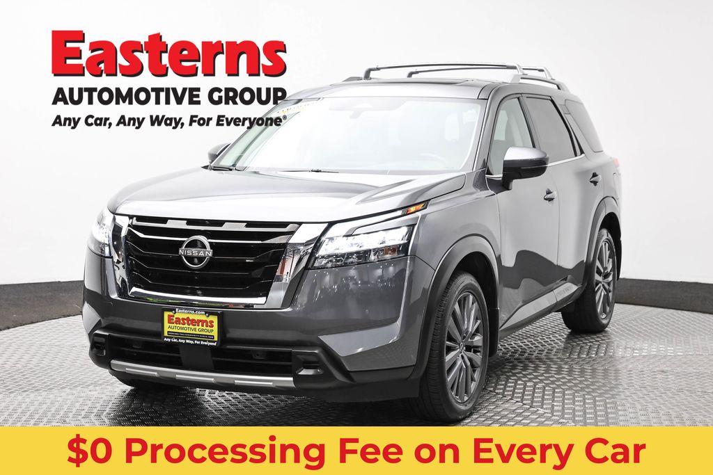 2023 Nissan Pathfinder SL 4WD's photo