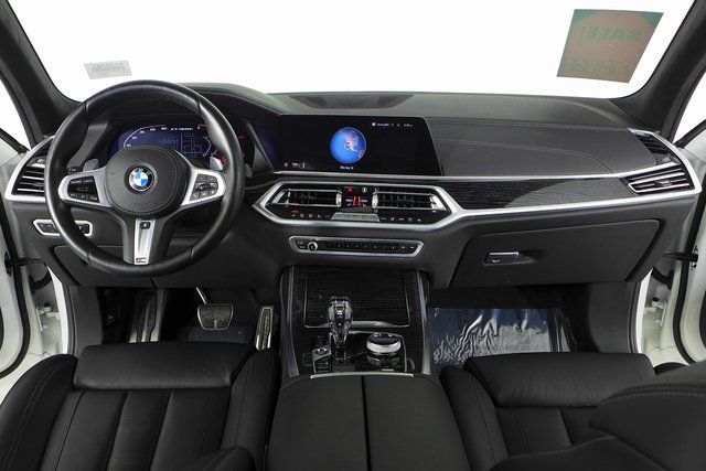 2022 BMW X7 M50i 27