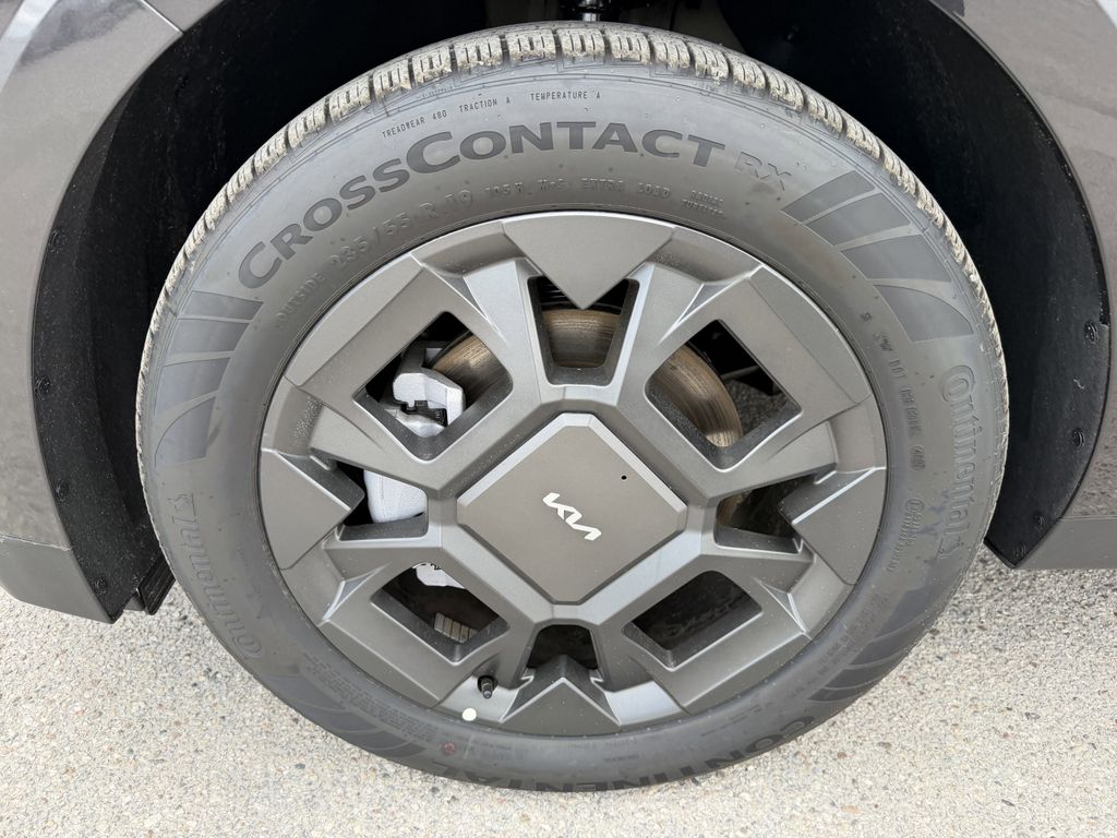 new 2026 Kia Carnival Hybrid car, priced at $43,994