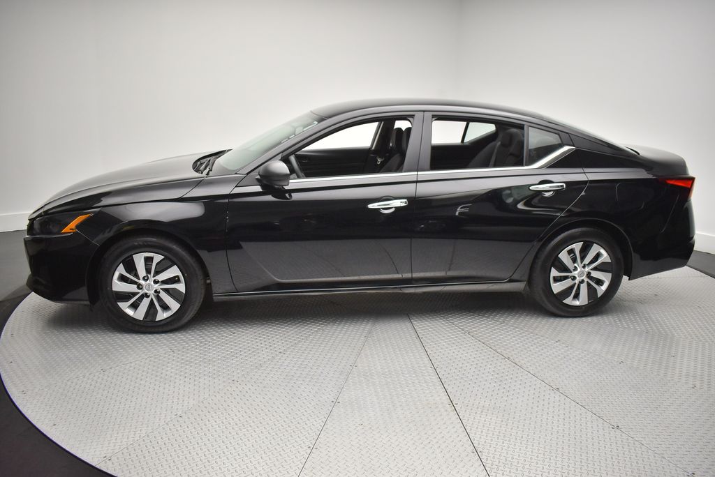 Thumbnail: 2024 Nissan Altima - 8