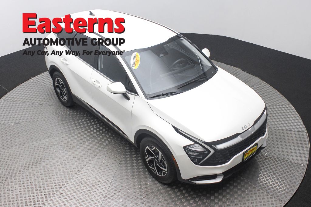 Used 2023 White Kia LX image 3