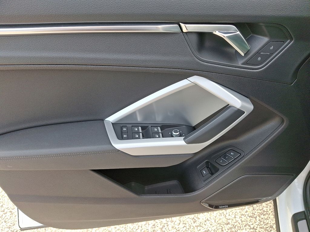 Thumbnail: 2022 Audi Q3 - 13
