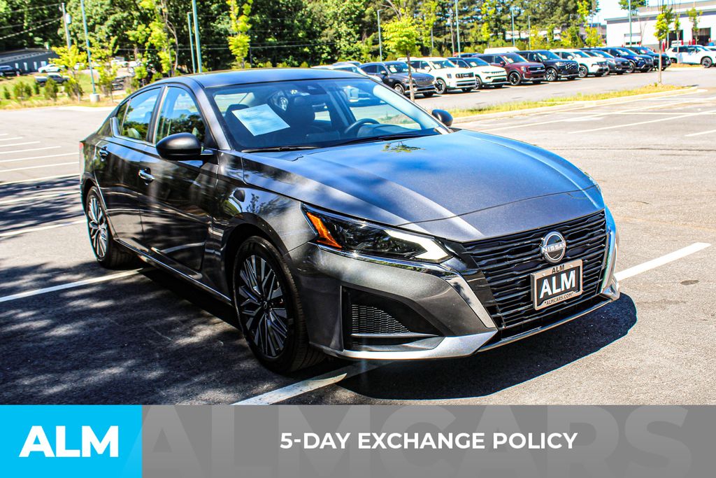 Used 2025 Gray Nissan 2.5 SV image 4