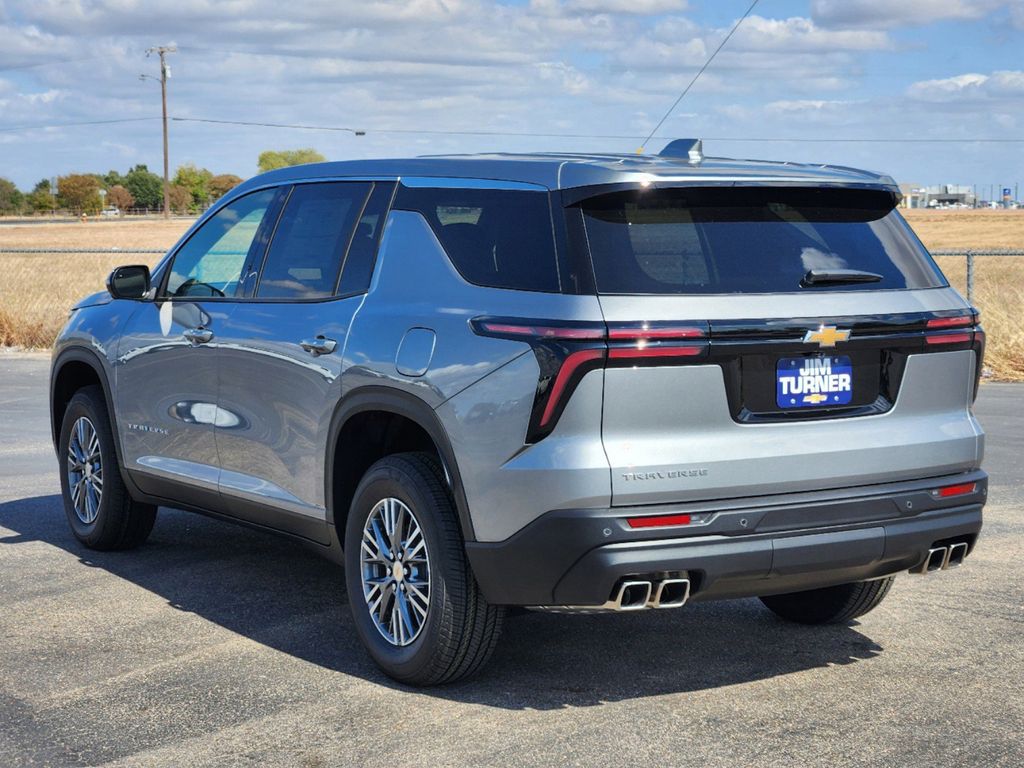 2024 Chevrolet Traverse LS 3