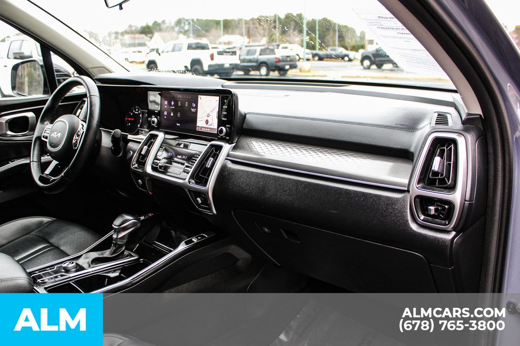 Used 2022 Silver Kia S image 24