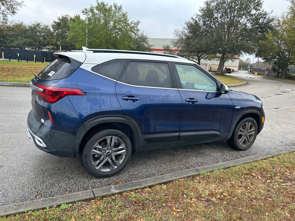 Thumbnail: 2023 Kia Seltos - 5