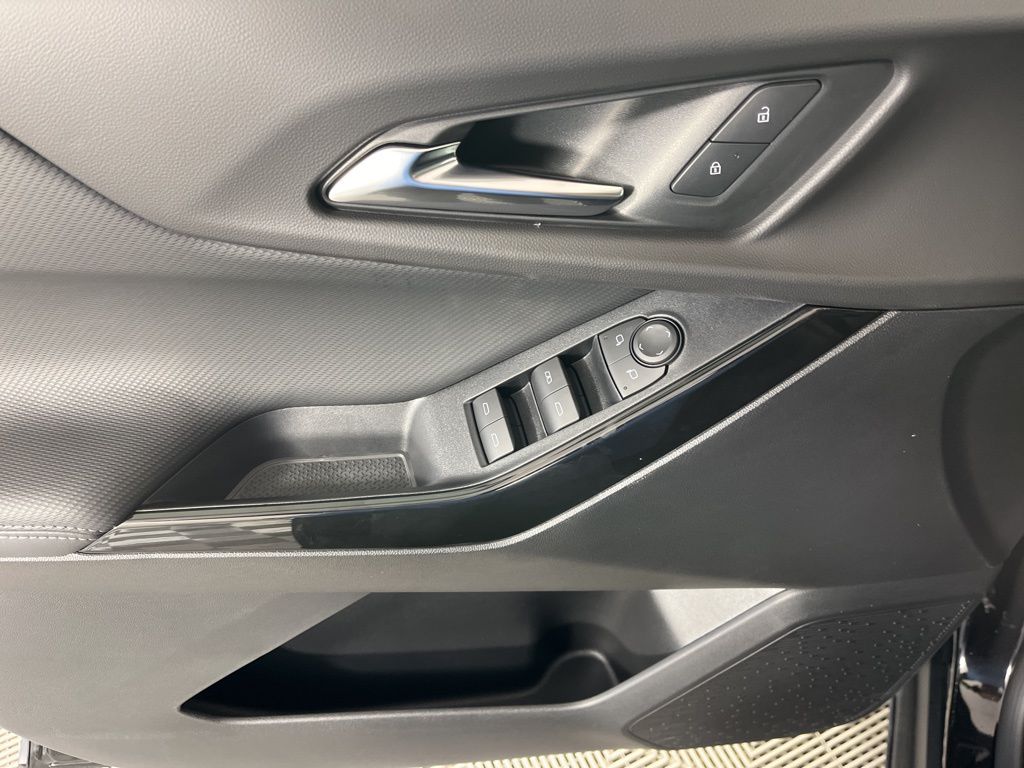 Thumbnail: 2026 Chevrolet Equinox - 24