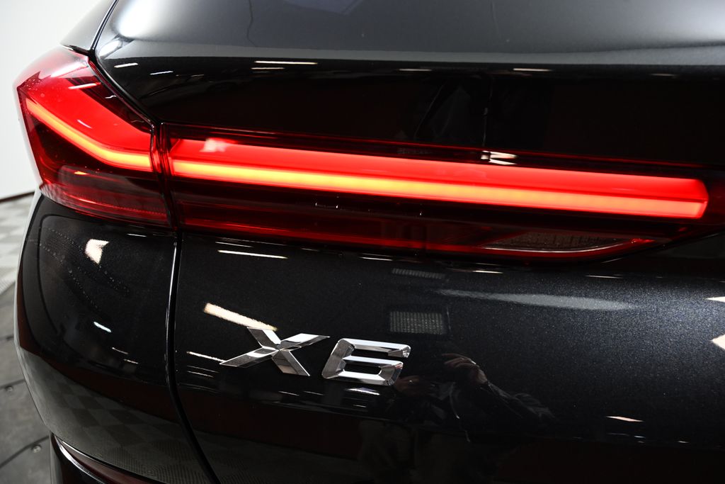 Thumbnail: 2026 BMW X6 - 11