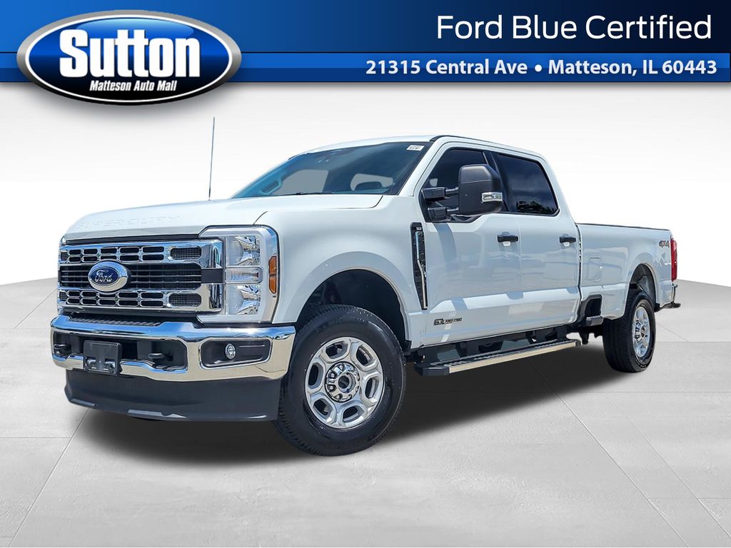Oxford White 2025 Ford F-250 Super Duty XLT Crew Cab 4WD Pickup Truck Four-Wheel Drive Automatic