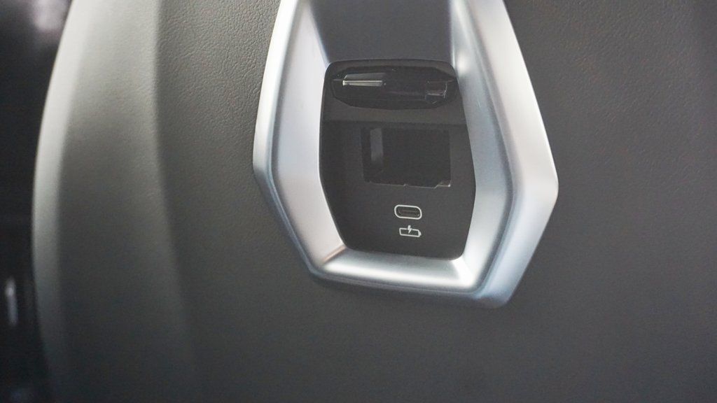 2026 BMW XM Base - Photo 17