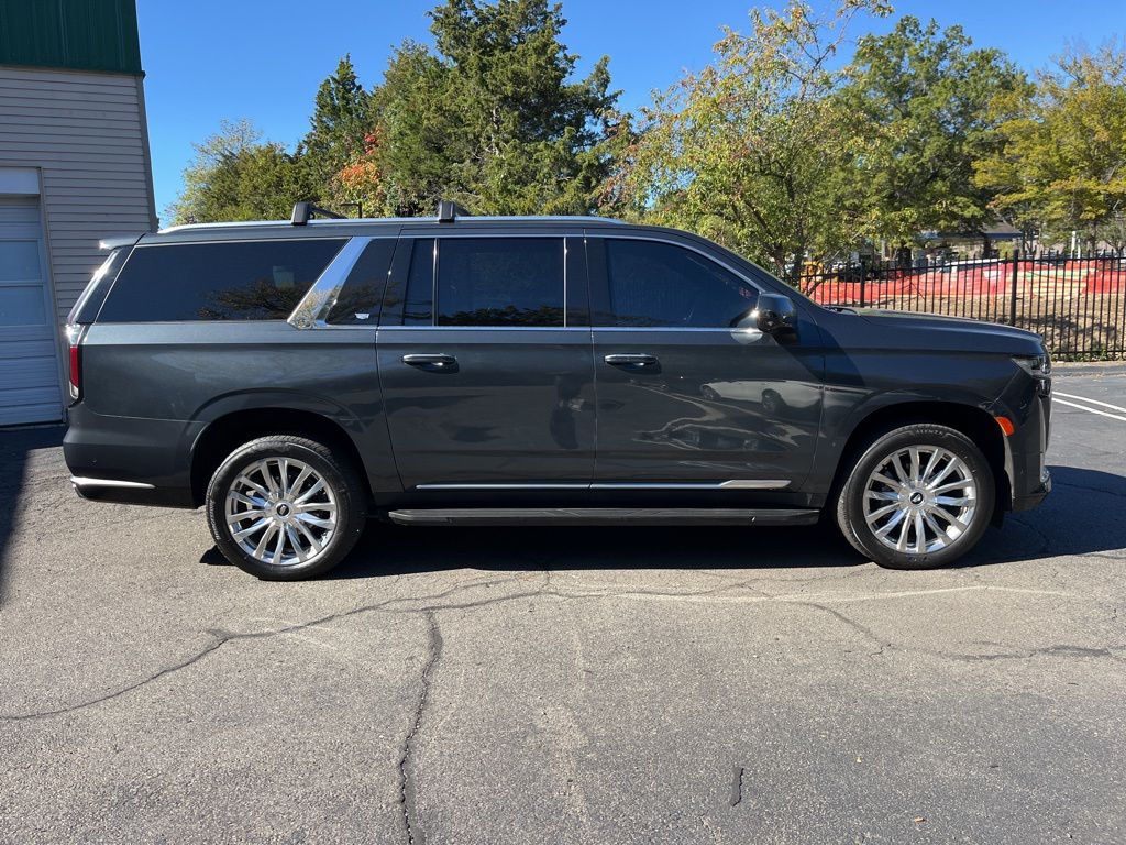 Thumbnail: 2022 Cadillac Escalade - 4