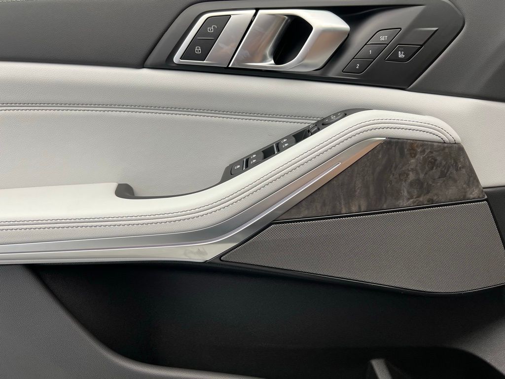 Thumbnail: 2026 BMW X5 - 21